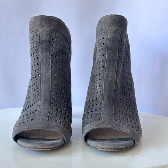Vince Camuto Cranita Gray Suede Peeptoe Booties Size 8 - Picture 4 of 6